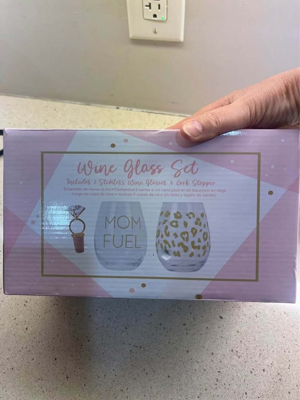 Wine Glass Set with 2 Stemless Glasses and Cork Stopper - Picture 7 of 9
